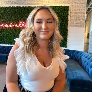 Meet your Posher, Kendra